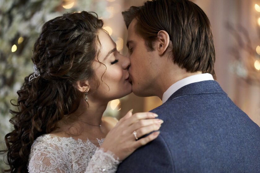 weddings in When Calls The Heart Clara stanton Jesse Flynn