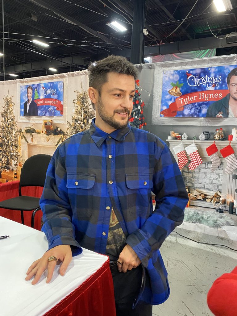 Tyler Hynes at Christmas Con 2022