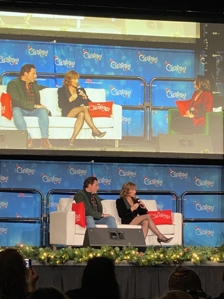 Brennan Elliott and Nikki DeLoach Christmas Con Panel