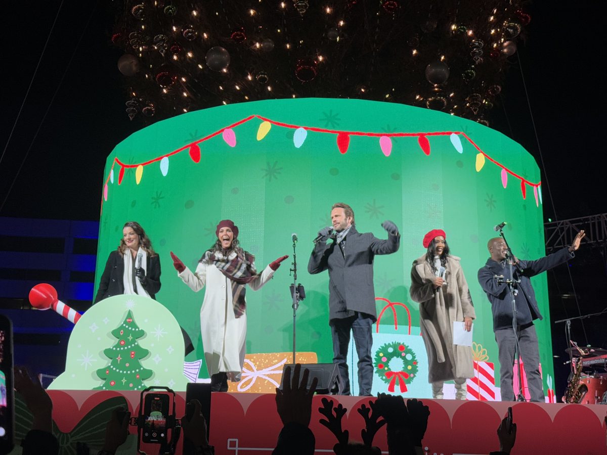 2024 Hallmark Christmas Experience Tree Lightning